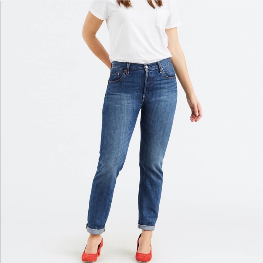 Distressed Levi’s 501 Original Fit Jeans size 26